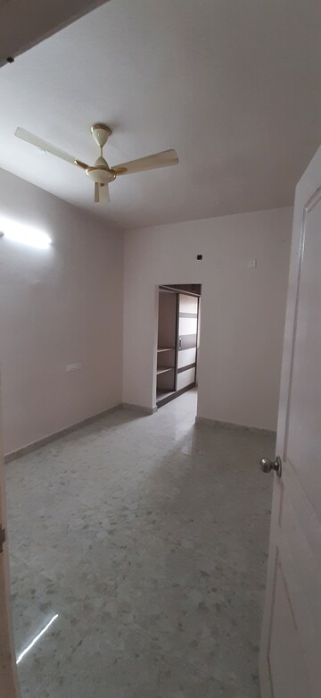 Furnished Amenities in 2 BHK Apartment at Kukatpally – for Rent