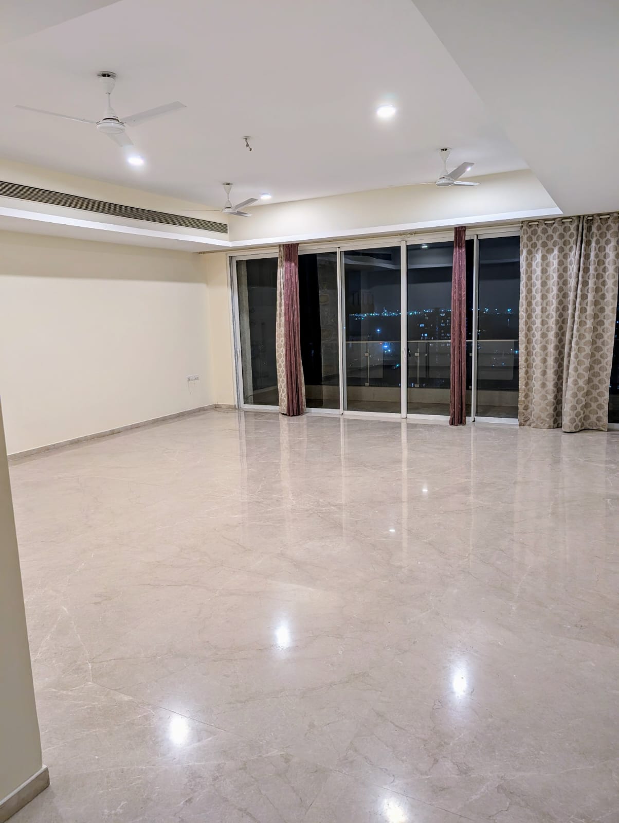 4 BHK + Extra Room Apartment For Rent in LnT Crescent Bay T6