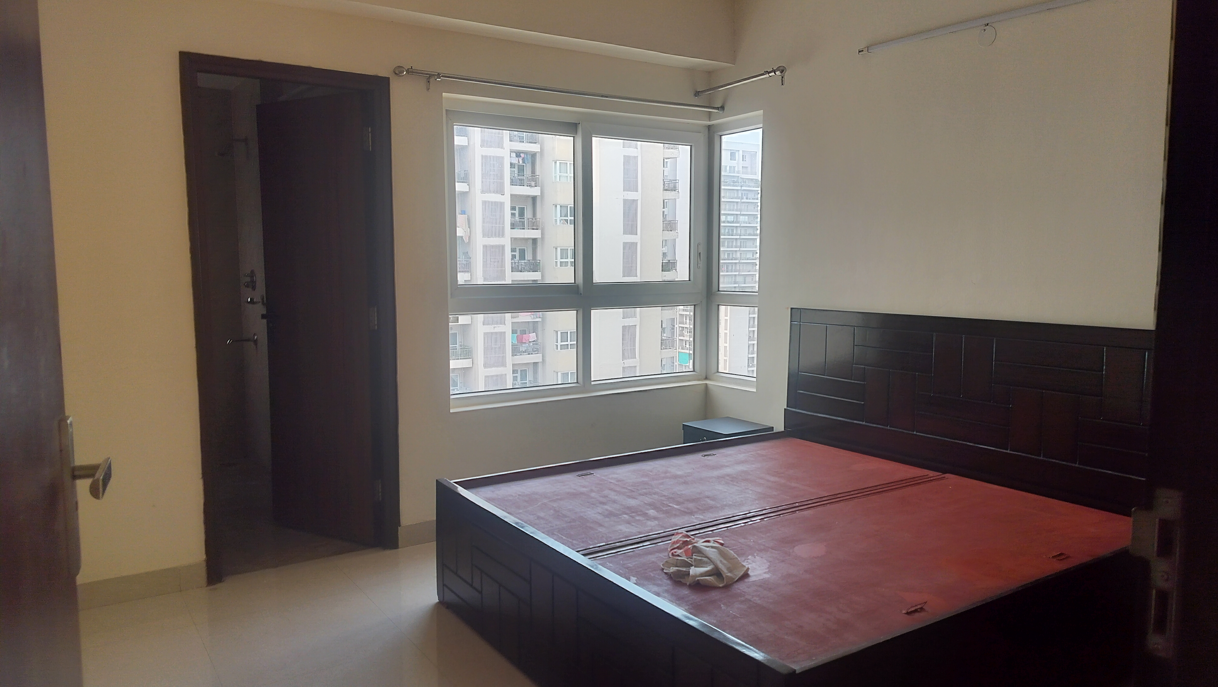 3 BHK + Servant Room Apartment For Rent in Adani M2K Oyster Grande