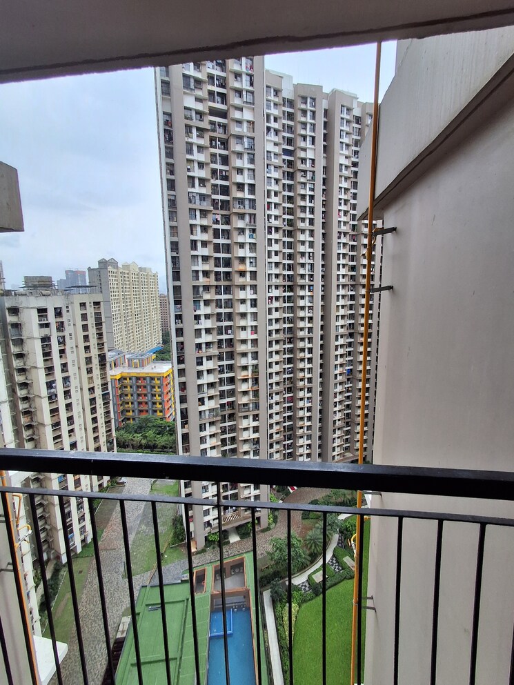 Exterior View, dosti-west-county 2 Bedroom 628 Sq.Ft. Apartment In Balkum Pada Thane 8971029