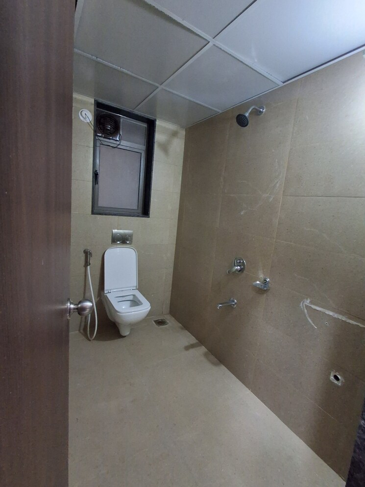 Bathroom, dosti-west-county 2 Bedroom 628 Sq.Ft. Apartment In Balkum Pada Thane 8971029
