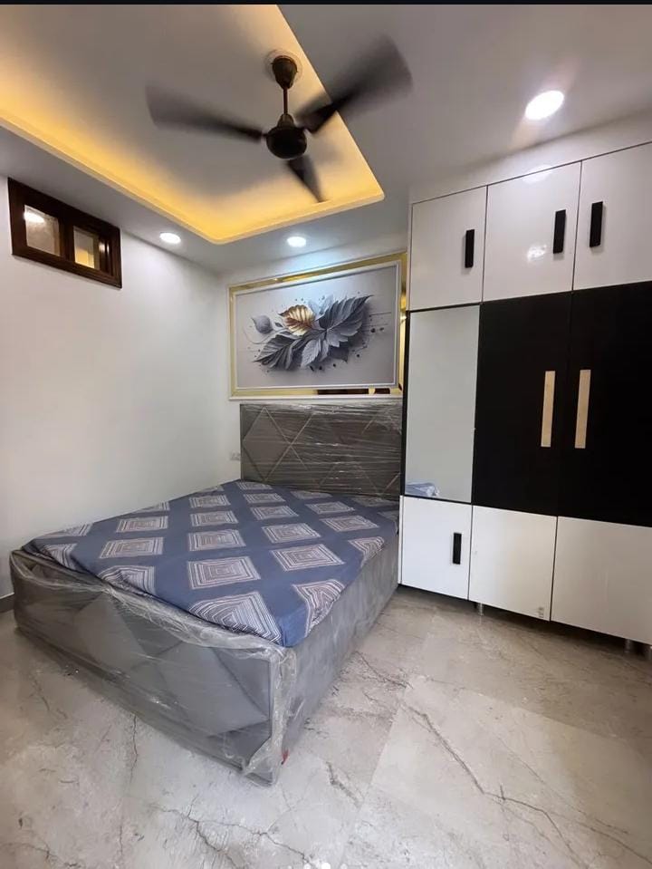 3 BHK + Pooja Room,Extra Room Builder Floor For Sale in Building Floor 