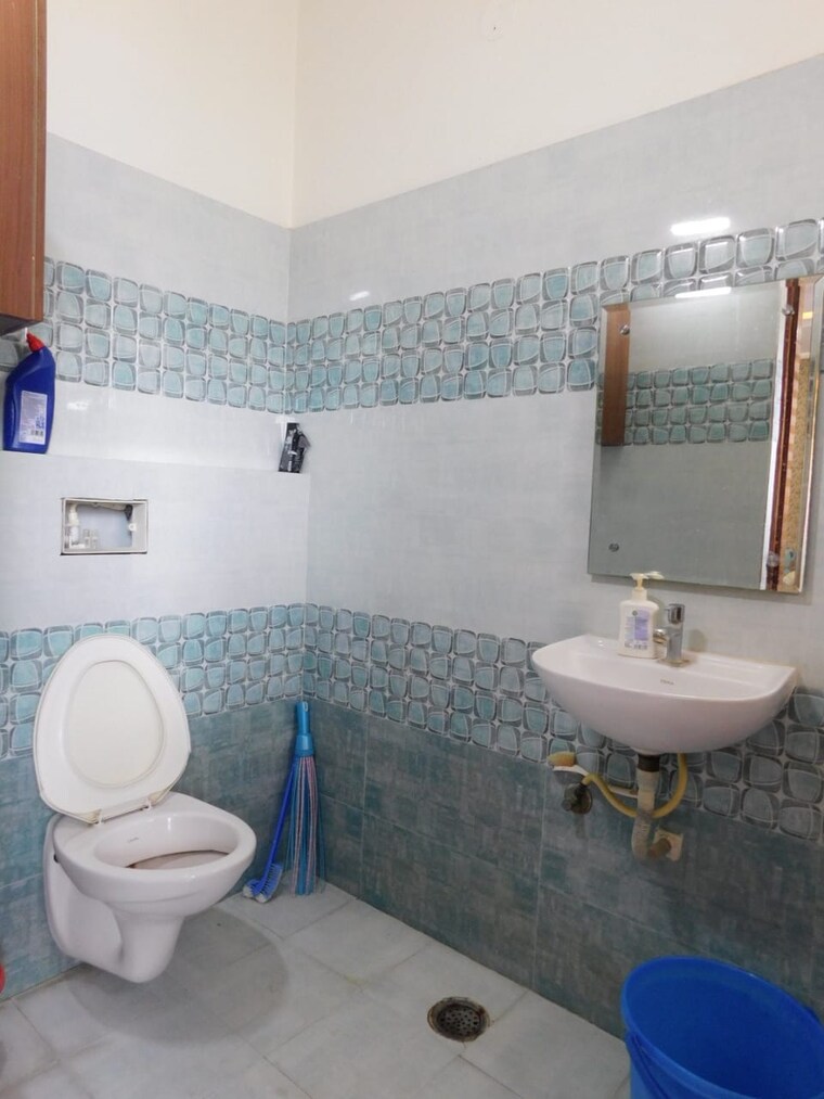 Bathroom, alkapoor 3 Bedroom 3000 Sq.Ft. Apartment In Alkapoor Hyderabad 8971078