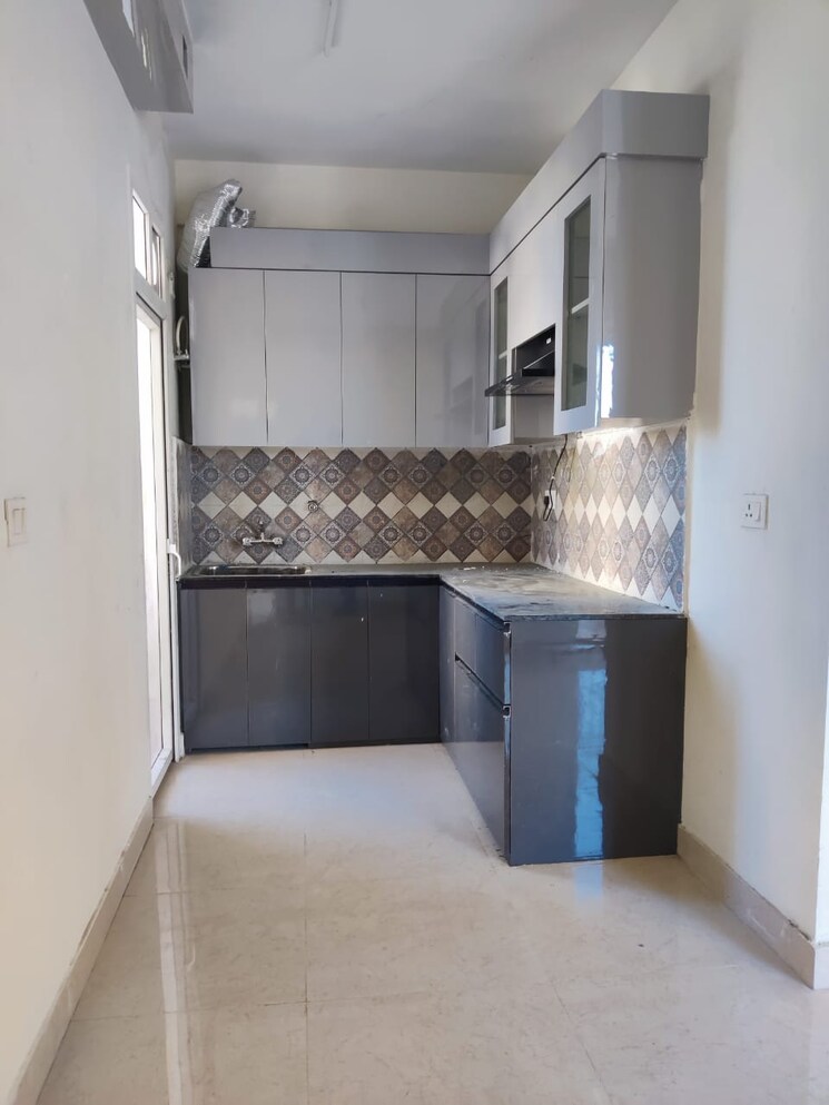 Kitchen, pivotal-riddhi-siddhi 2 Bedroom 587 Sq.Ft. Apartment In Sector 99 Gurgaon 8971088