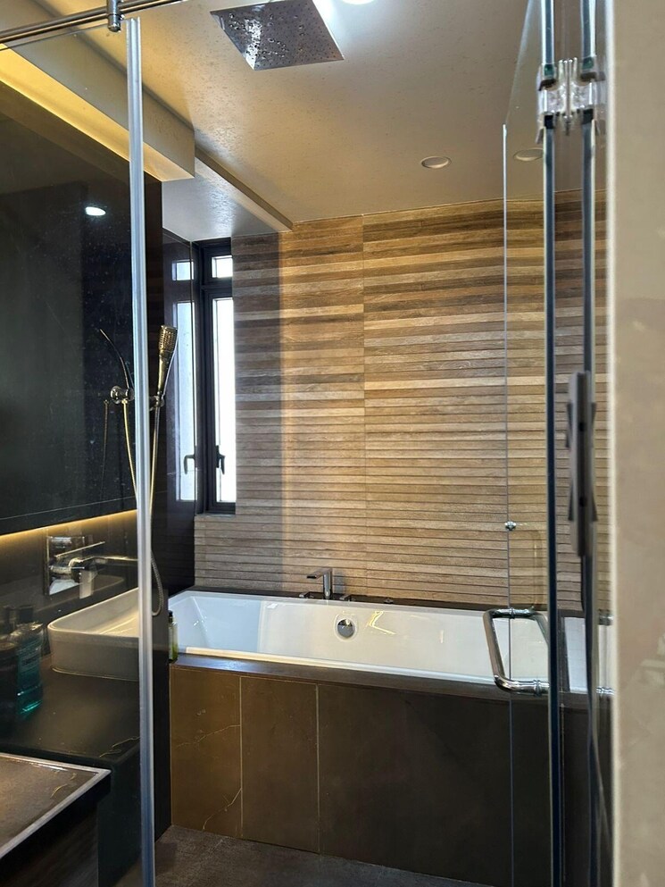 Bathroom, lodha-world-crest 3 Bedroom 1553 Sq.Ft. Apartment In Worli Mumbai 8971087