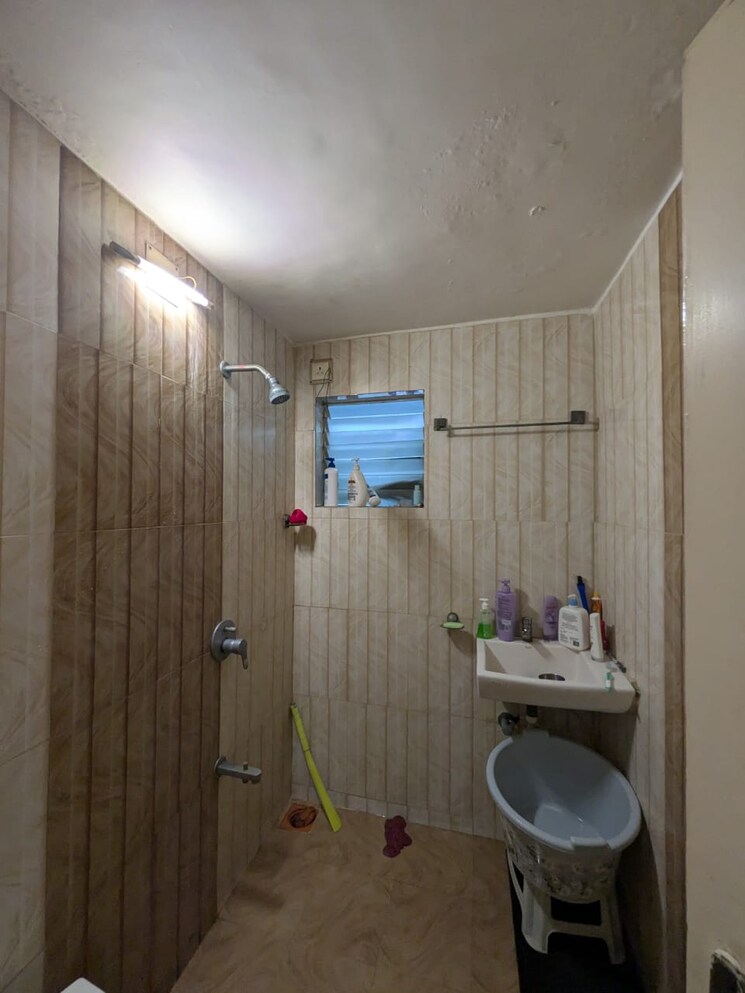 Attached Bathroom, vastrapur 3 Bedroom 1800 Sq.Ft. Apartment In Vastrapur Ahmedabad 8971103