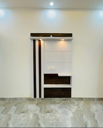 Room in 3 BHK Builder Floor at Sector 35 – for Sale