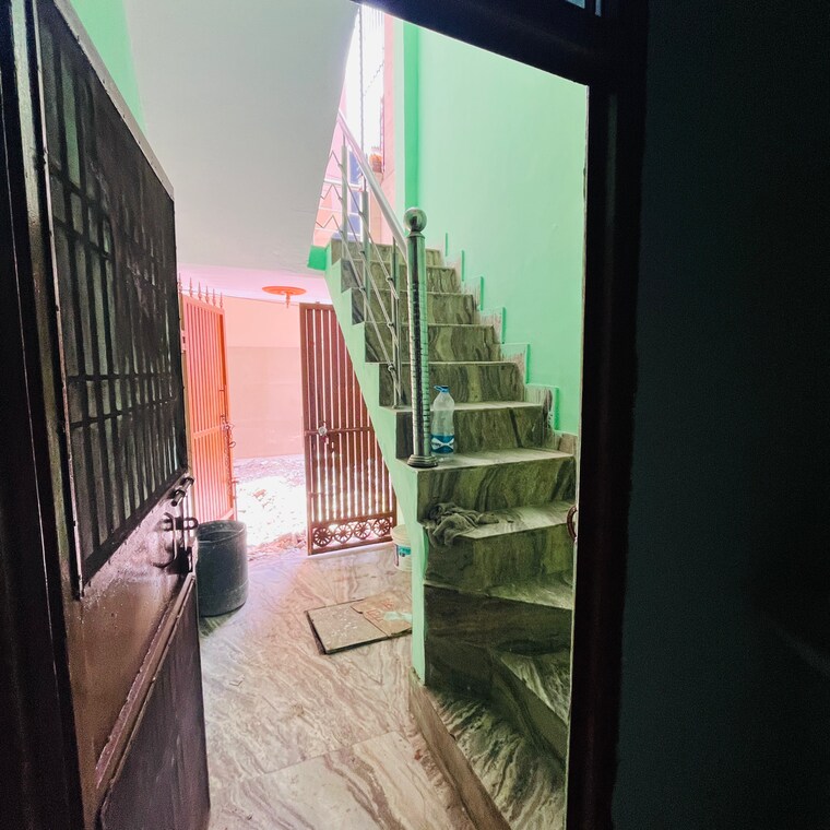 undefined, siscon-sbi-tower 4 Bedroom 50 Sq.Yd. Independent House In Garhi Chaukhandi Noida 8971120