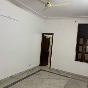 Room in 6 BHK Independent House at RWA Apartments Sector 41, Sector 41 – for Sale