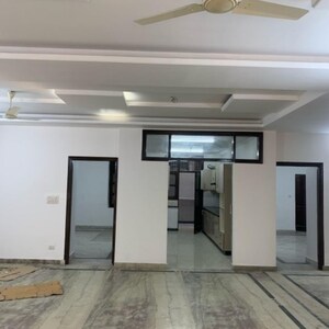 Room in 6 BHK Independent House at RWA Apartments Sector 41, Sector 41 – for Sale