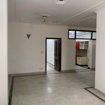 Room in 6 BHK Independent House at RWA Apartments Sector 27, Sector 27 – for Sale