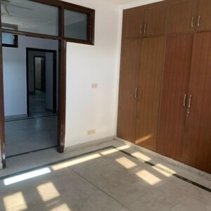 Room in 6 BHK Independent House at RWA Apartments Sector 27, Sector 27 – for Sale