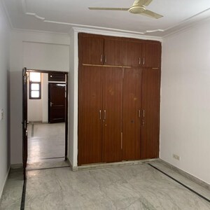 Room in 6 BHK Independent House at RWA Apartments Sector 27, Sector 27 – for Sale