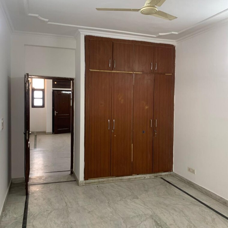 Room, rwa-apartments-sector-27 6 Bedroom 112 Sq.Mt. Independent House In Sector 27 Noida 8971126