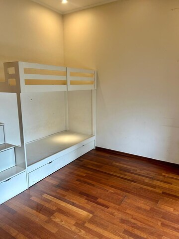 Room in 3 BHK Apartment at Lodha Bellissimo, Mahalaxmi – for Sale