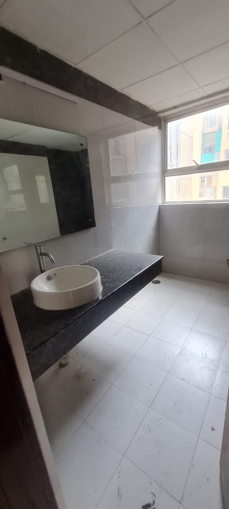 Bathroom, satya-the-hermitage 3 Bedroom 1947 Sq.Ft. Apartment In Sector 103 Gurgaon 8971160
