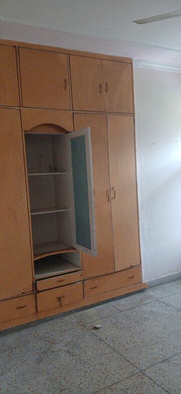 Furnished Amenities in 3 BHK Apartment at Telecom City, Sector 62 – for Sale