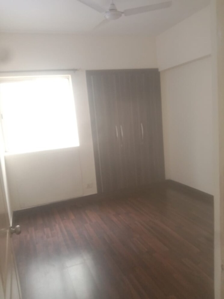 Room, paras-seasons 3 Bedroom 1130 Sq.Ft. Apartment In Sector 168 Noida 8971218