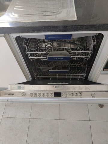Balcony in 3 BHK Apartment at DLF The Ultima, Sector 81 – for Rent