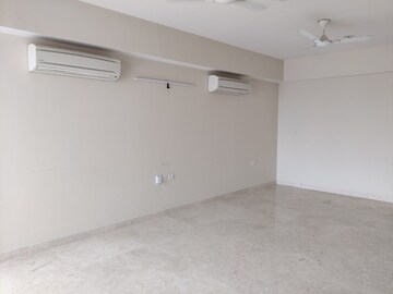 Room in 3 BHK Apartment at DLF The Ultima, Sector 81 – for Rent