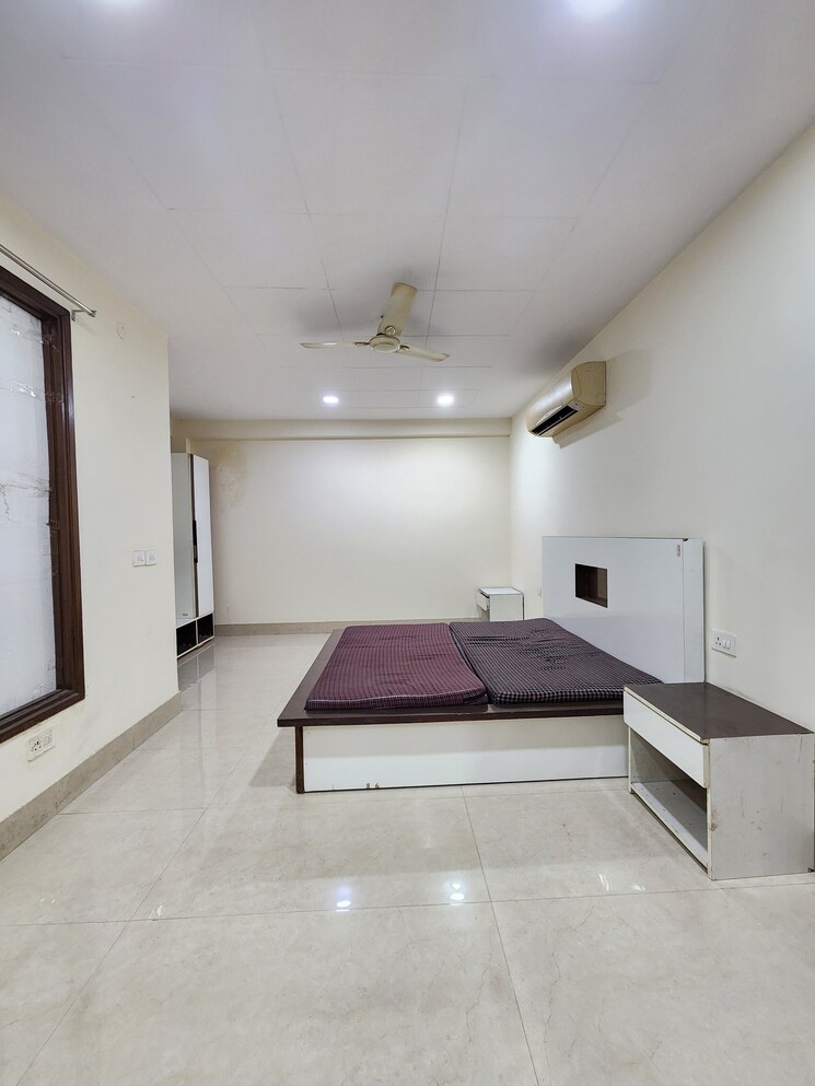 Bathroom, chattarpur 4 Bedroom 2000 Sq.Ft. Builder Floor In Chattarpur Delhi 8971248