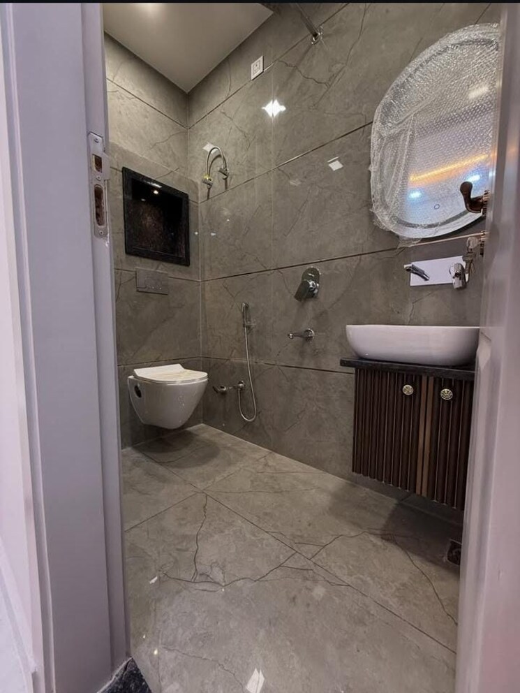 Attached Bathroom, sector 30 3 Bedroom 3150 Sq.Ft. Builder Floor In Sector 30 Faridabad 8971272