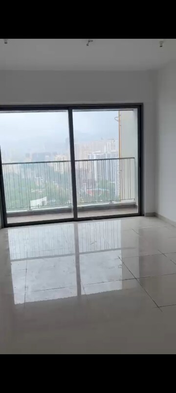 2 BHK Apartment For Rent in Kalpataru Immensa C, Kolshet Road