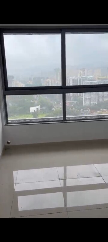 Furnished Amenities in 2 BHK Apartment at Kalpataru Immensa C, Kolshet Road – for Rent