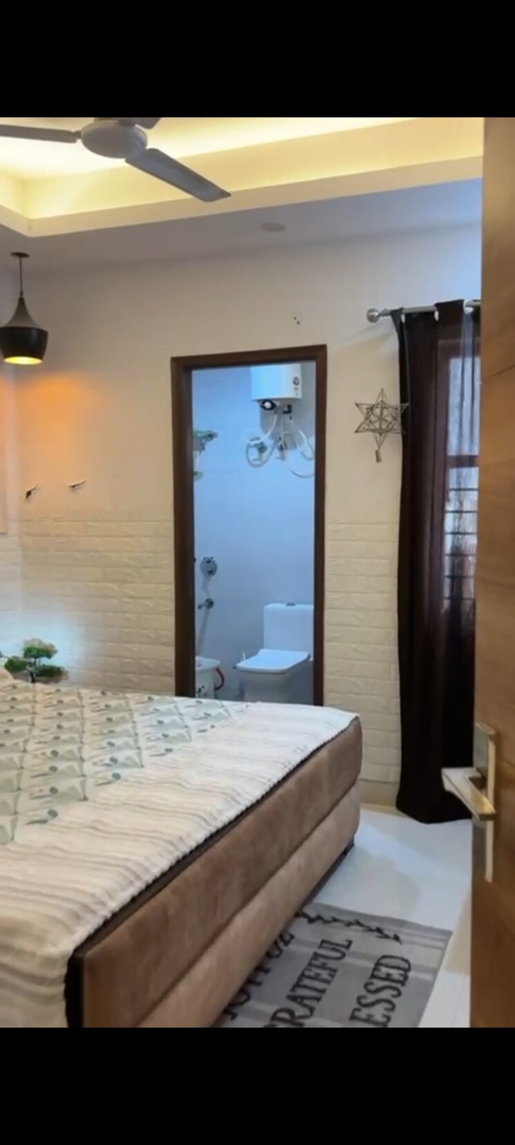 Room, amolik-residency 3 Bedroom 170 Sq.Yd. Builder Floor In Sector 86 Faridabad 8971306