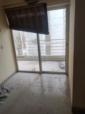 Room in 3 BHK Apartment at Paras Seasons, Sector 168 – for Rent