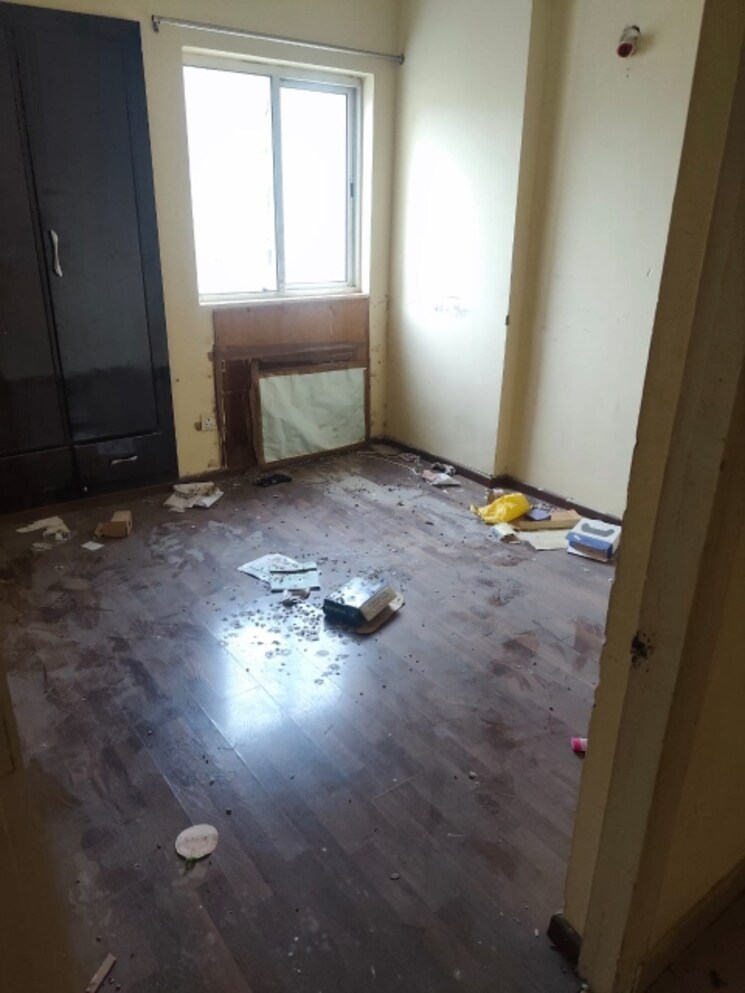 Room, paras-seasons 3 Bedroom 1130 Sq.Ft. Apartment In Sector 168 Noida 8971318