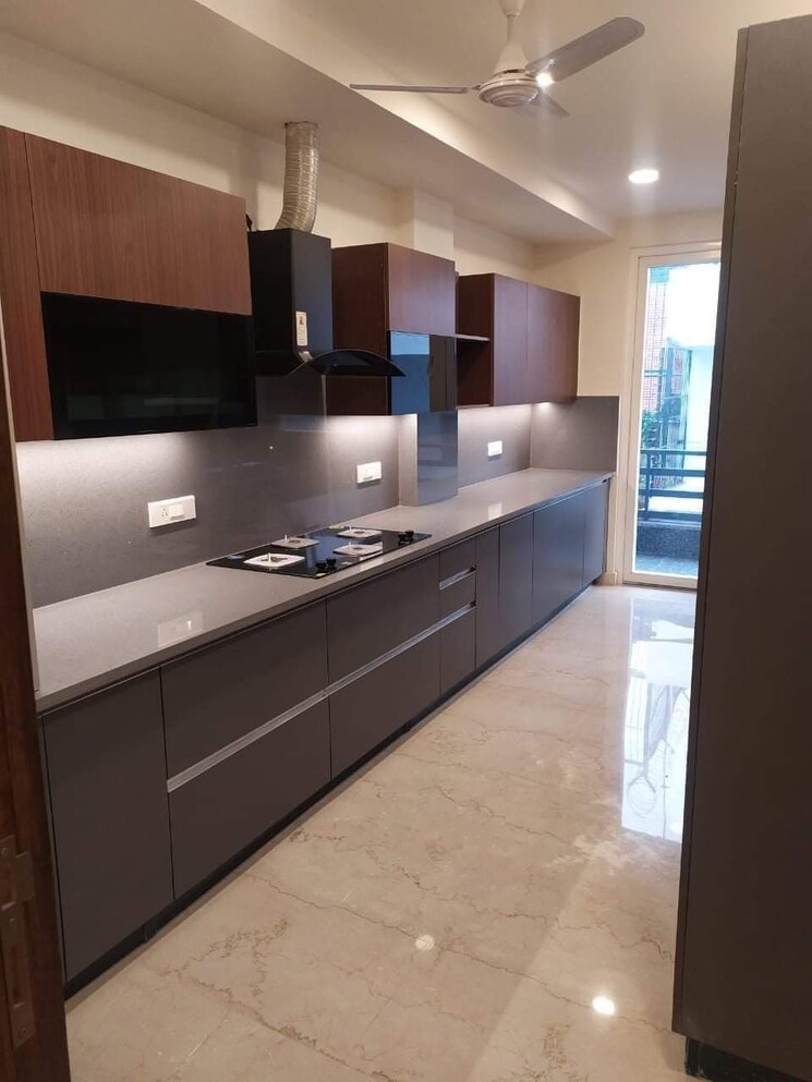 Kitchen, sector 14 3 Bedroom 3150 Sq.Ft. Apartment In Sector 14 Faridabad 8971317