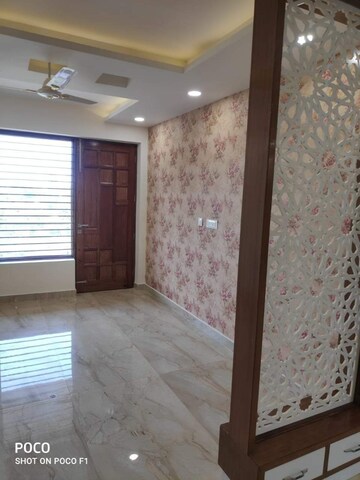 Bedroom in 4 BHK Builder Floor at Sector 14 – for Rent