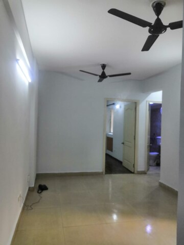 2 BHK Apartment For Rent in Paras Seasons, Sector 168