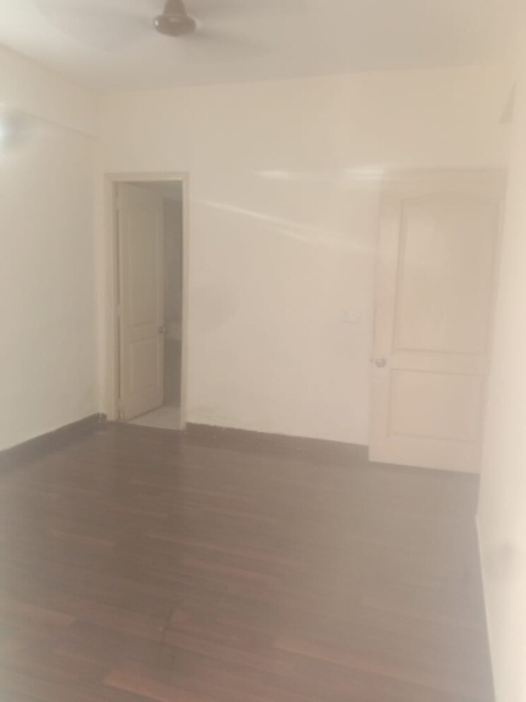 Room, paras-seasons 2 Bedroom 830 Sq.Ft. Apartment In Sector 168 Noida 8971367