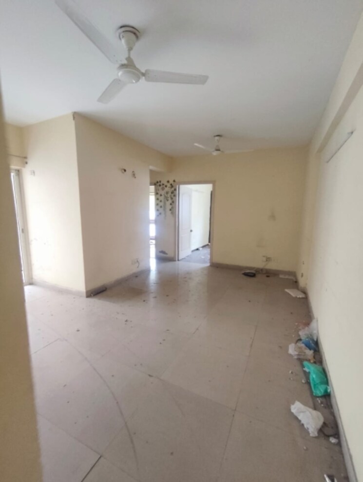 Room, paras-seasons 2 Bedroom 830 Sq.Ft. Apartment In Sector 168 Noida 8971367