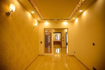 Room in 4 BHK Builder Floor at Sector 15 – for Rent