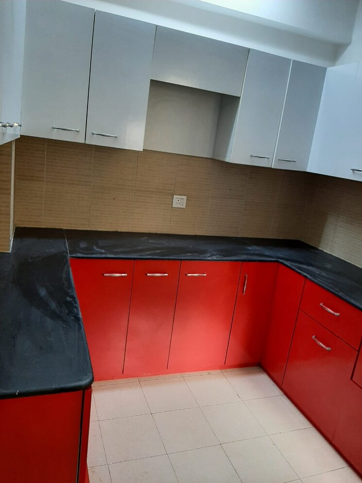Kitchen, bptp-park-grandeura 3 Bedroom 1378 Sq.Ft. Apartment In Sector 82 Faridabad 8971454