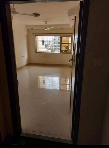 2 BHK Apartment For Rent in Agarwal Infinity Tower, Malad West