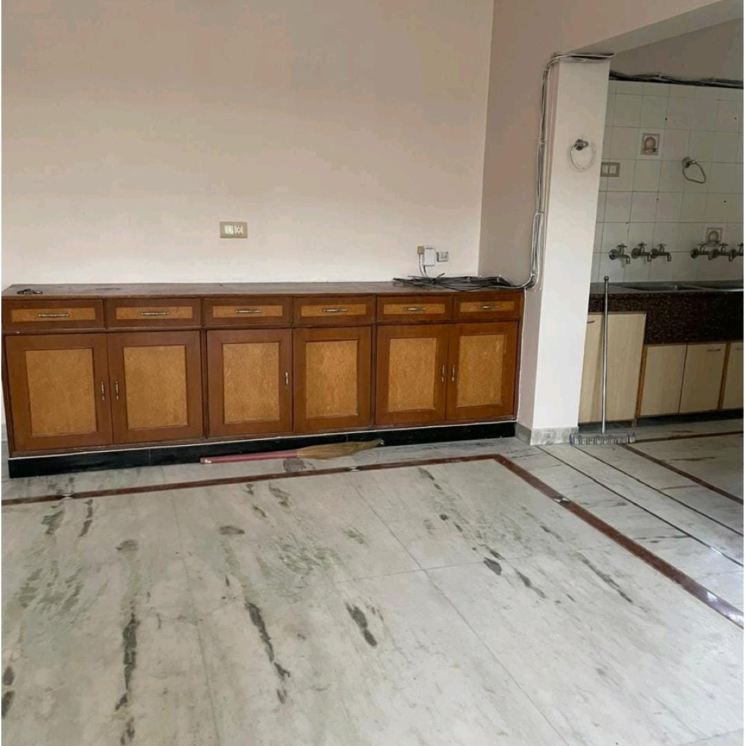 Room, sector 14 3 Bedroom 3000 Sq.Ft. Independent House In Sector 14 Faridabad 8971480