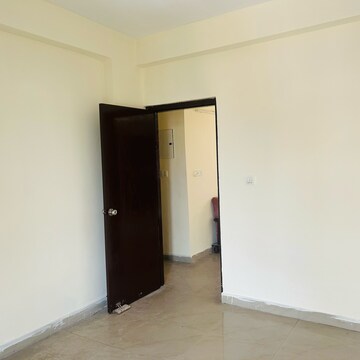 Room in 3 BHK Apartment at Ushay Towers, New Tara Nagar – for Sale