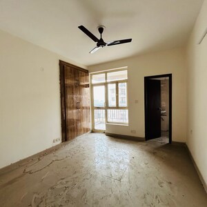 Room in 3 BHK Apartment at TDI City Kingsbury, Sector 61 – for Sale