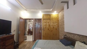 Living Room in 4 BHK Builder Floor at Sector 14 – for Rent