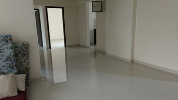 Room in 2 BHK Apartment at Vakola – for Rent