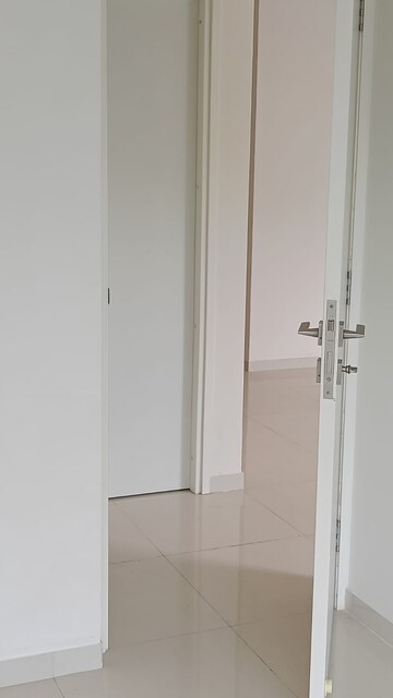Room in 2 BHK Apartment at Godrej Hillside, Mahalunge – for Rent