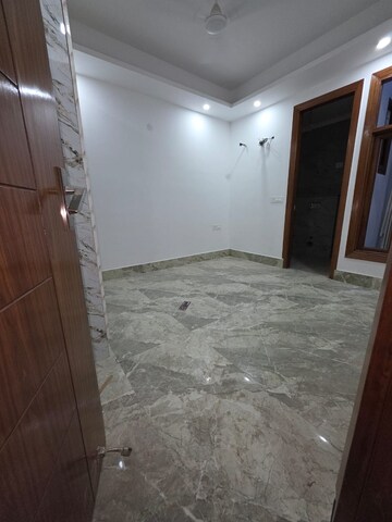 Room in 3 BHK Builder Floor at Saket – for Sale
