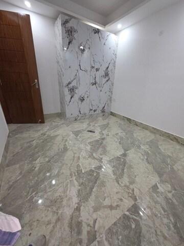 Room in 3 BHK Builder Floor at Saket – for Sale