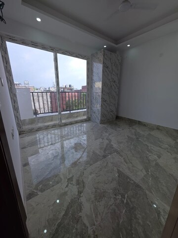 Room in 3 BHK Builder Floor at Saket – for Sale