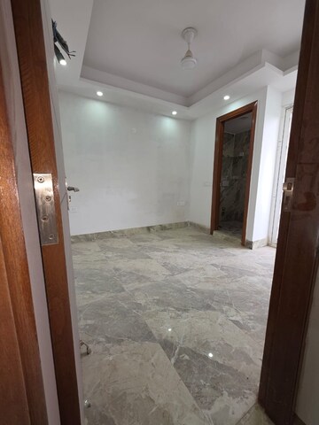 Room in 3 BHK Builder Floor at Saket – for Sale