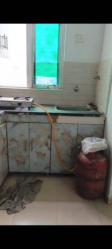 Furnished Amenities in 1 BHK Apartment at Auric City Homes, Sector 82 – for Rent